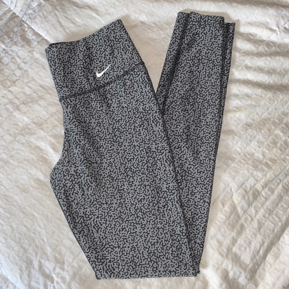 Nike Legend Leggings